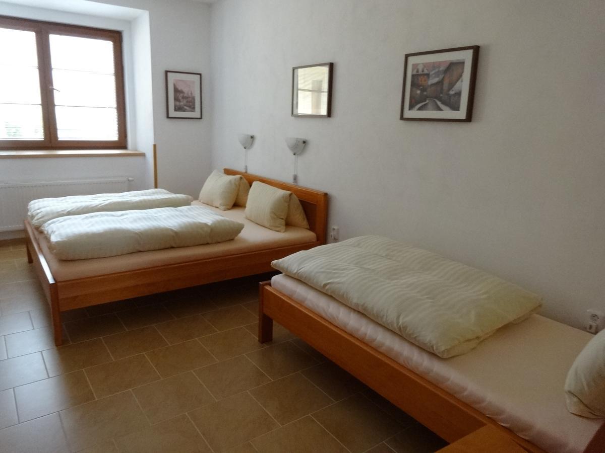 Hostinec U Janatu S Ubytovanim Cestin Rom bilde